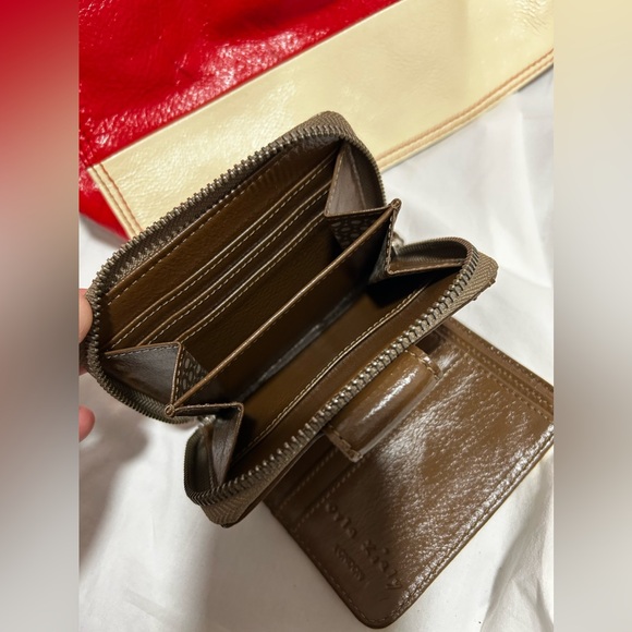 Orla Kiely Wallet - Picture 3 of 4